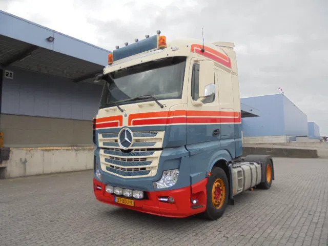 Mercedes-Benz Actros 1845 LS NL TRUCK - Tegljač: slika Mercedes-Benz Actros 1845 LS NL TRUCK - Tegljač Mercedes-Benz Actros 1845 LS NL TRUCK - Tegljač: slika Mercedes-Benz Actros 1845 LS NL TRUCK - Tegljač