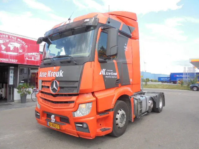 Mercedes-Benz Actros 2343 6X2 VOORLOOPAS - Tegljač: slika Mercedes-Benz Actros 2343 6X2 VOORLOOPAS - Tegljač Mercedes-Benz Actros 2343 6X2 VOORLOOPAS - Tegljač: slika Mercedes-Benz Actros 2343 6X2 VOORLOOPAS - Tegljač