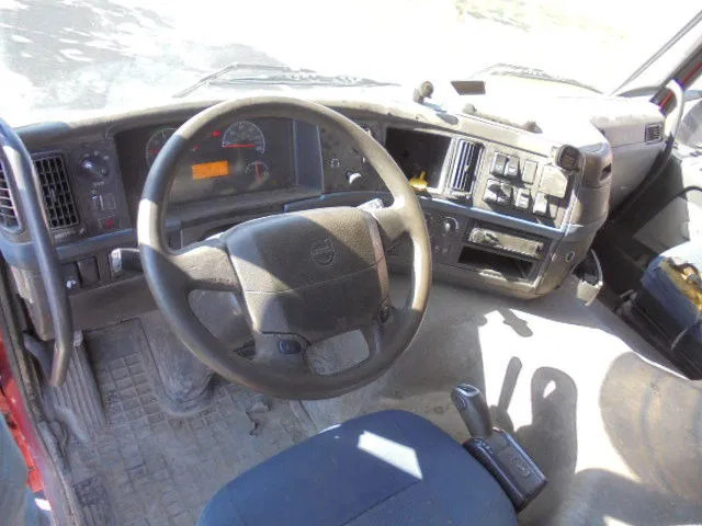 Tegljač Volvo FM 380 6X2 NL TRUCK: slika Tegljač Volvo FM 380 6X2 NL TRUCK