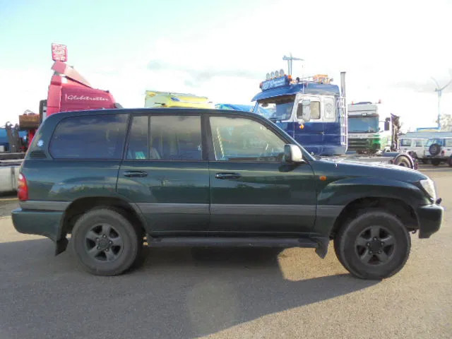 Toyota Land Cruiser - Automobil: slika Toyota Land Cruiser - Automobil Toyota Land Cruiser - Automobil: slika Toyota Land Cruiser - Automobil