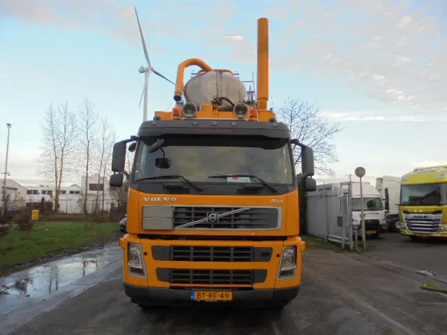 Volvo FM 400 8X4 BLADGEVEERD - Vakum kamion: slika Volvo FM 400 8X4 BLADGEVEERD - Vakum kamion Volvo FM 400 8X4 BLADGEVEERD - Vakum kamion: slika Volvo FM 400 8X4 BLADGEVEERD - Vakum kamion