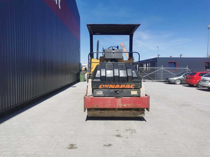 Dynapac CC 421 - Valjak: slika Dynapac CC 421 - Valjak Dynapac CC 421 - Valjak: slika Dynapac CC 421 - Valjak