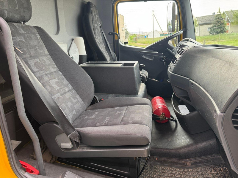 Kamion sandučar Mercedes-Benz Atego 1018: slika Kamion sandučar Mercedes-Benz Atego 1018
