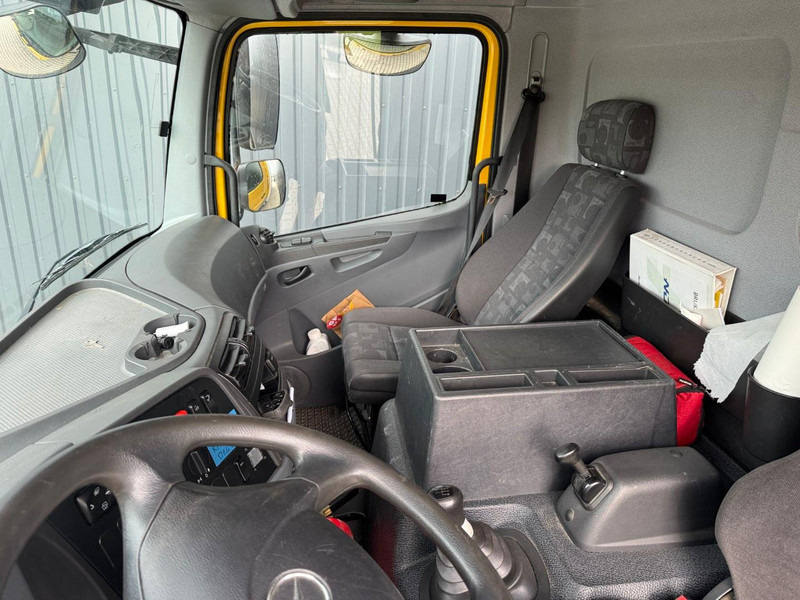 Kamion sandučar Mercedes-Benz Atego 1018: slika Kamion sandučar Mercedes-Benz Atego 1018