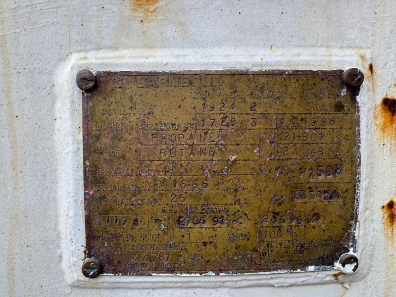 ROBINE BARNEUD, 47781 liter + meter + pump - Poluprikolica: slika ROBINE BARNEUD, 47781 liter + meter + pump - Poluprikolica ROBINE BARNEUD, 47781 liter + meter + pump - Poluprikolica: slika ROBINE BARNEUD, 47781 liter + meter + pump - Poluprikolica