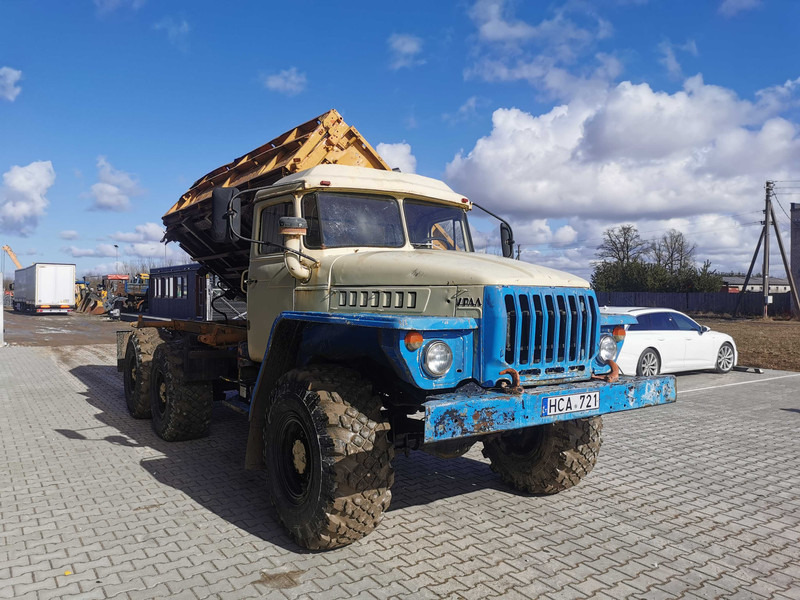 Interior photo 1: Kiper Ural Ural 4320 dump truck