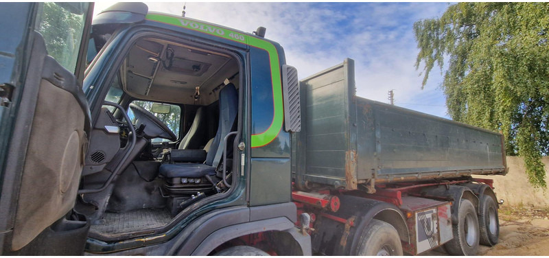 Volvo FM 12 - Kamion s kabelskim sustavom: slika Volvo FM 12 - Kamion s kabelskim sustavom Volvo FM 12 - Kamion s kabelskim sustavom: slika Volvo FM 12 - Kamion s kabelskim sustavom