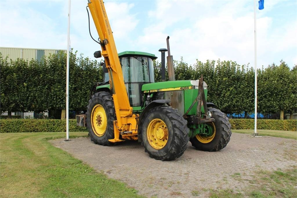 John Deere 4055 - Traktor: slika John Deere 4055 - Traktor John Deere 4055 - Traktor: slika John Deere 4055 - Traktor
