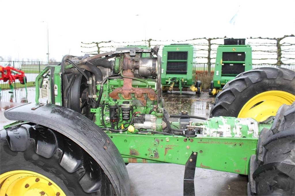 John Deere 6000- 30 4 cyl. - Traktor: slika John Deere 6000- 30 4 cyl. - Traktor John Deere 6000- 30 4 cyl. - Traktor: slika John Deere 6000- 30 4 cyl. - Traktor