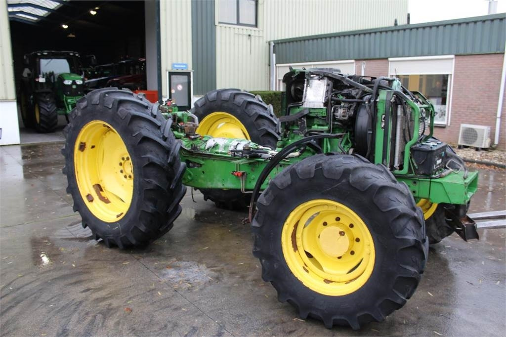 John Deere 6000- 30 4 cyl. - Traktor: slika John Deere 6000- 30 4 cyl. - Traktor John Deere 6000- 30 4 cyl. - Traktor: slika John Deere 6000- 30 4 cyl. - Traktor