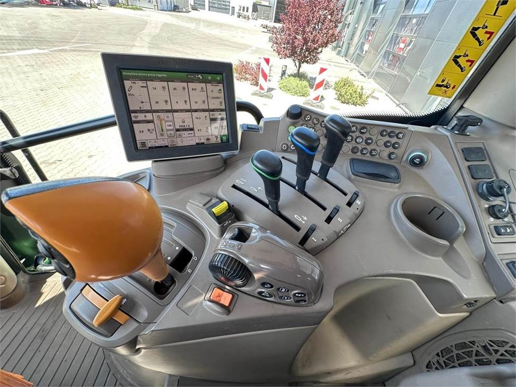 John Deere 6145R - Traktor: slika John Deere 6145R - Traktor John Deere 6145R - Traktor: slika John Deere 6145R - Traktor