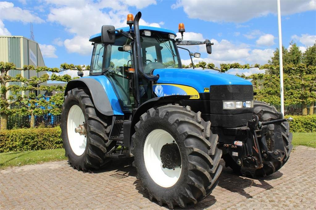 New Holland TM175 - Traktor: slika New Holland TM175 - Traktor New Holland TM175 - Traktor: slika New Holland TM175 - Traktor