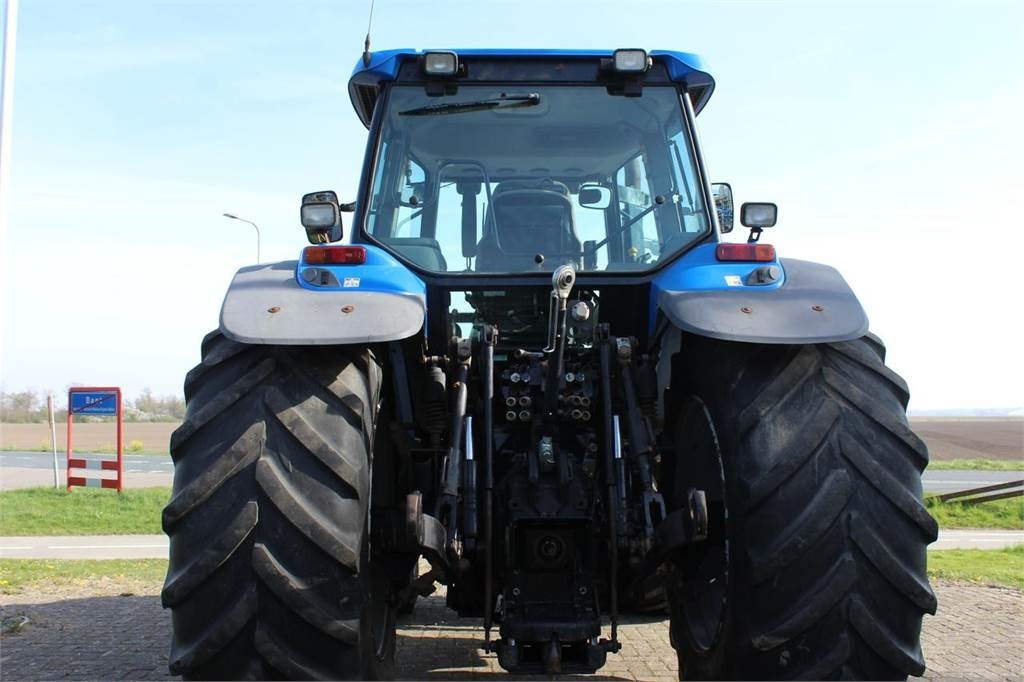 New Holland TM175 - Traktor: slika New Holland TM175 - Traktor New Holland TM175 - Traktor: slika New Holland TM175 - Traktor