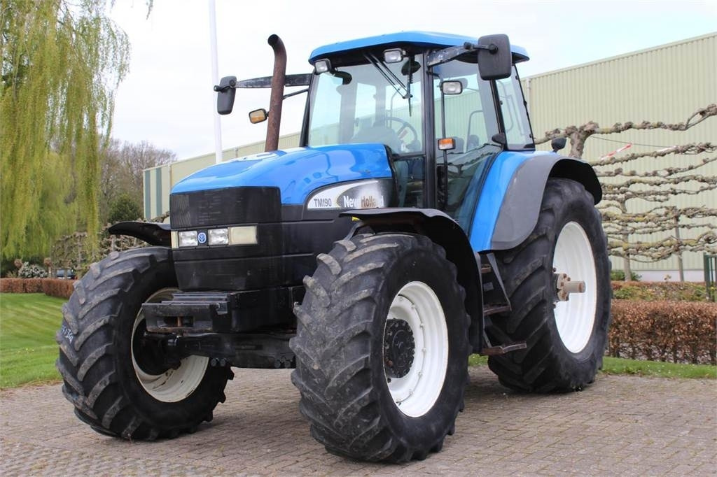 New Holland TM190 - Traktor: slika New Holland TM190 - Traktor New Holland TM190 - Traktor: slika New Holland TM190 - Traktor