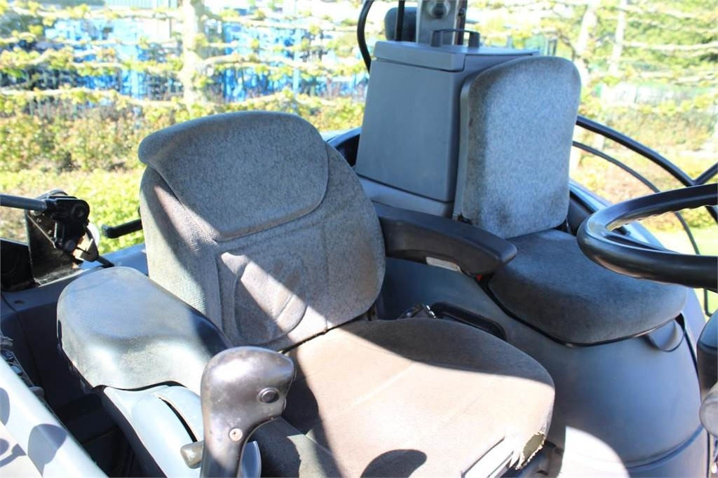 Traktor New Holland TSA135A: slika Traktor New Holland TSA135A