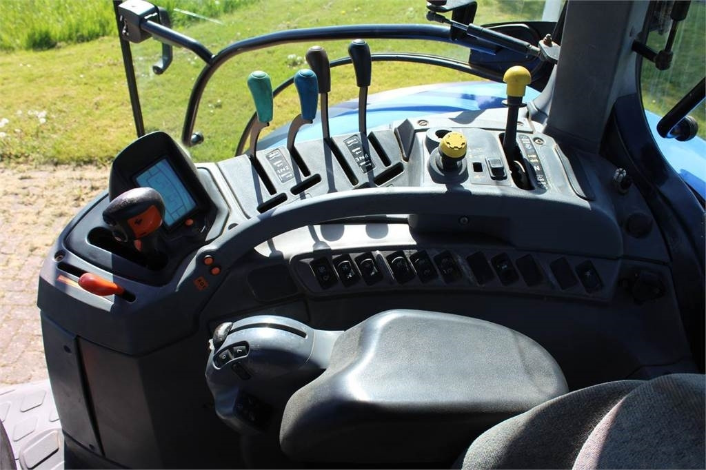 Traktor New Holland TSA135A: slika Traktor New Holland TSA135A