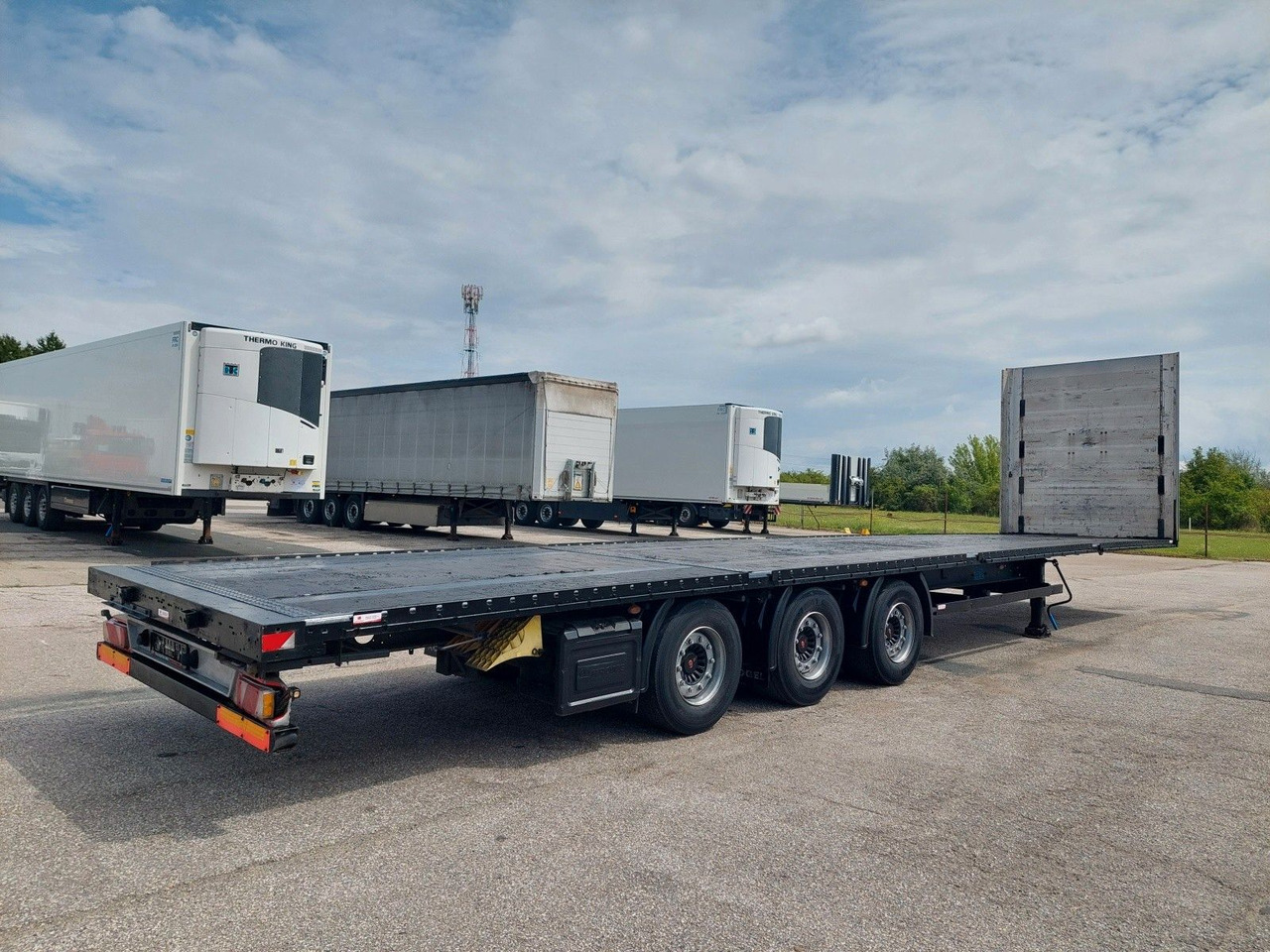 Kögel S24 Mega - Poluprikolica plato/ Otvoreni sanduk: slika Kögel S24 Mega - Poluprikolica plato/ Otvoreni sanduk Kögel S24 Mega - Poluprikolica plato/ Otvoreni sanduk: slika Kögel S24 Mega - Poluprikolica plato/ Otvoreni sanduk