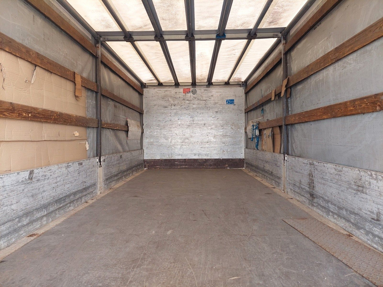 Kamion s ceradom MAN TGL 8.180 4X2 BL: slika Kamion s ceradom MAN TGL 8.180 4X2 BL