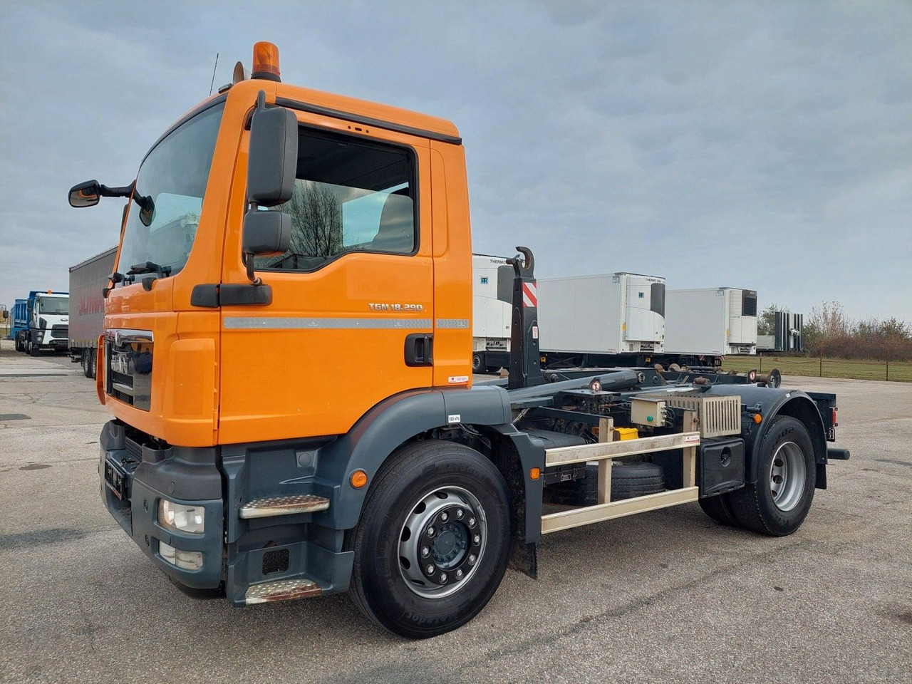 MAN TGM 18.290 4X2 BB - Kamion s kukastom dizalicom: slika MAN TGM 18.290 4X2 BB - Kamion s kukastom dizalicom MAN TGM 18.290 4X2 BB - Kamion s kukastom dizalicom: slika MAN TGM 18.290 4X2 BB - Kamion s kukastom dizalicom