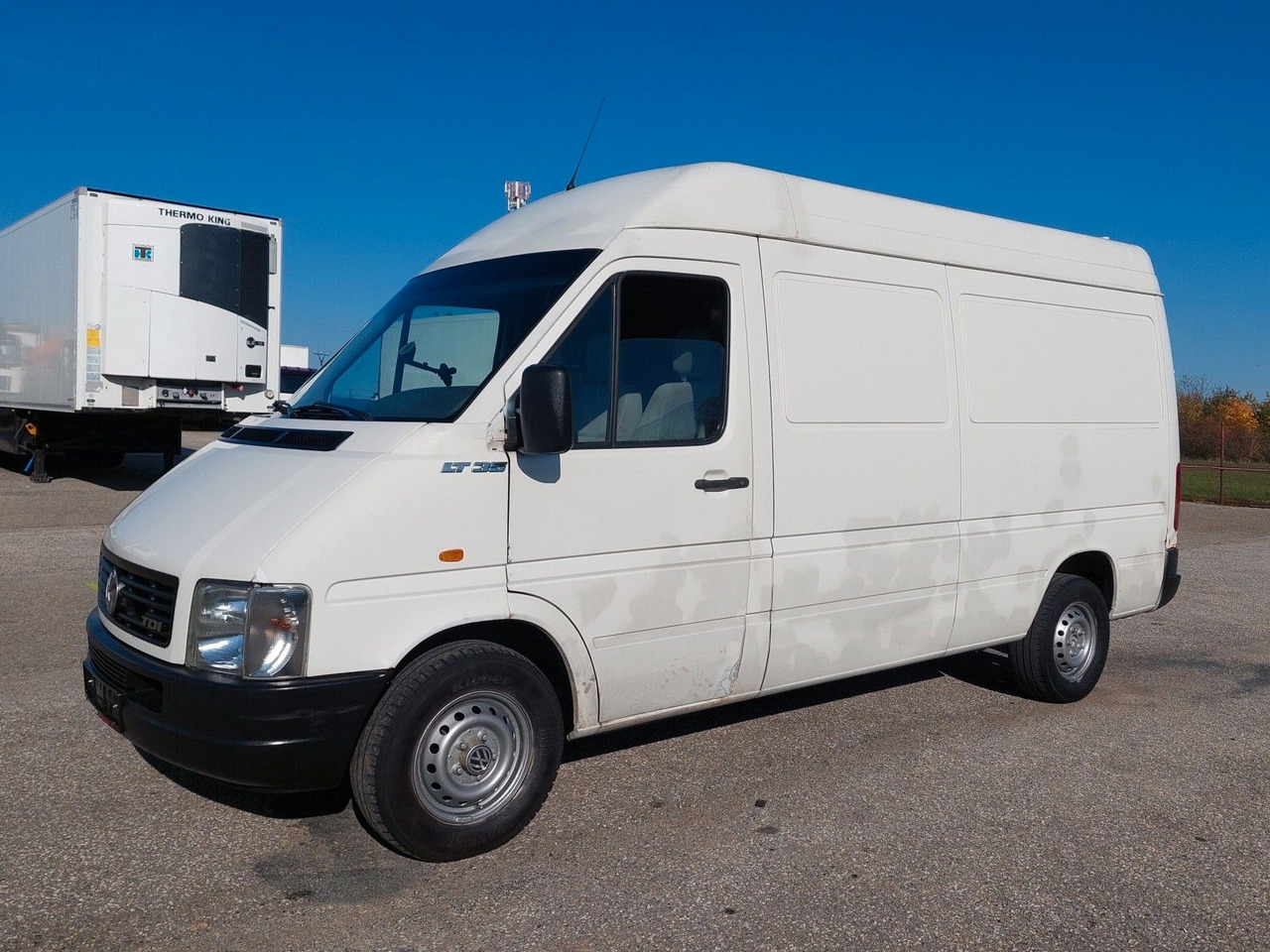 Volkswagen LT Kasten-Kombi 35 L2H2 Hochraum - Dostavno vozilo sa zatvorenim sandukom: slika Volkswagen LT Kasten-Kombi 35 L2H2 Hochraum - Dostavno vozilo sa zatvorenim sandukom Volkswagen LT Kasten-Kombi 35 L2H2 Hochraum - Dostavno vozilo sa zatvorenim sandukom: slika Volkswagen LT Kasten-Kombi 35 L2H2 Hochraum - Dostavno vozilo sa zatvorenim sandukom
