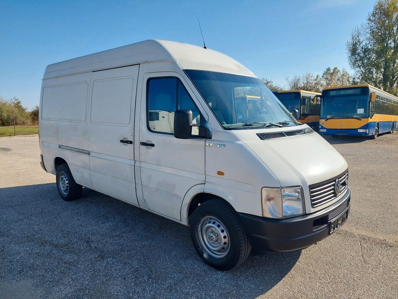 Volkswagen LT Kasten-Kombi 35 L2H2 Hochraum - Dostavno vozilo sa zatvorenim sandukom: slika Volkswagen LT Kasten-Kombi 35 L2H2 Hochraum - Dostavno vozilo sa zatvorenim sandukom Volkswagen LT Kasten-Kombi 35 L2H2 Hochraum - Dostavno vozilo sa zatvorenim sandukom: slika Volkswagen LT Kasten-Kombi 35 L2H2 Hochraum - Dostavno vozilo sa zatvorenim sandukom