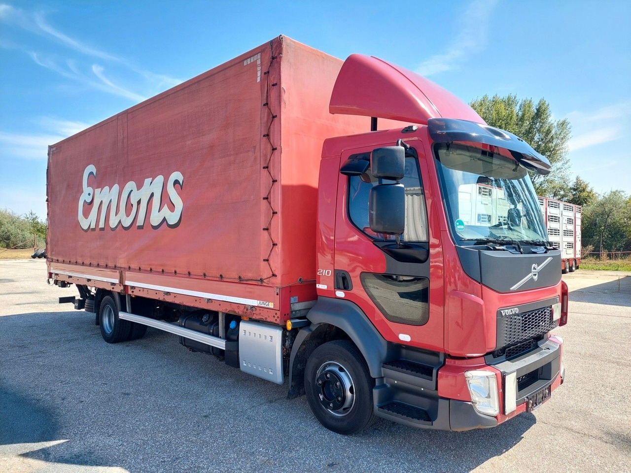 Volvo FL 210 BL 4x2 LBW - Kamion s ceradom: slika Volvo FL 210 BL 4x2 LBW - Kamion s ceradom Volvo FL 210 BL 4x2 LBW - Kamion s ceradom: slika Volvo FL 210 BL 4x2 LBW - Kamion s ceradom