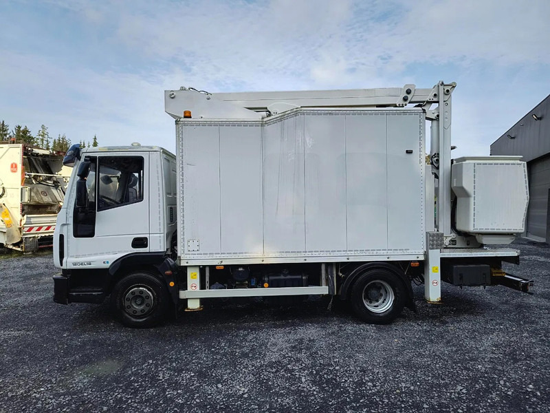 Kamion Iveco EuroCargo 120 E18 + COMET 151TAL (15 m): slika Kamion Iveco EuroCargo 120 E18 + COMET 151TAL (15 m)