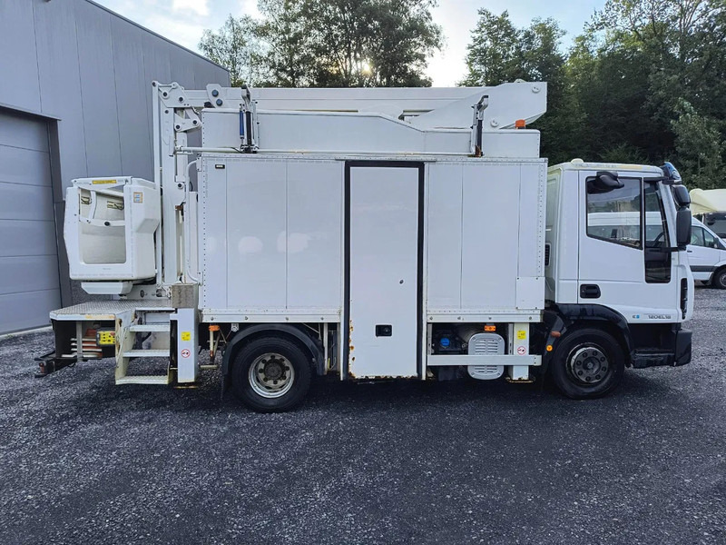 Iveco EuroCargo 120 E18 + COMET 151TAL (15 m) - Kamion: slika Iveco EuroCargo 120 E18 + COMET 151TAL (15 m) - Kamion Iveco EuroCargo 120 E18 + COMET 151TAL (15 m) - Kamion: slika Iveco EuroCargo 120 E18 + COMET 151TAL (15 m) - Kamion
