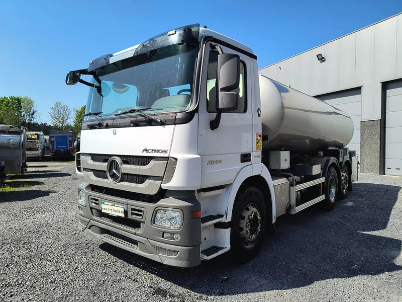 Mercedes-Benz Actros 2544 INSULATED INOX TANK 15000L - Kamion cisterna: slika Mercedes-Benz Actros 2544 INSULATED INOX TANK 15000L - Kamion cisterna Mercedes-Benz Actros 2544 INSULATED INOX TANK 15000L - Kamion cisterna: slika Mercedes-Benz Actros 2544 INSULATED INOX TANK 15000L - Kamion cisterna