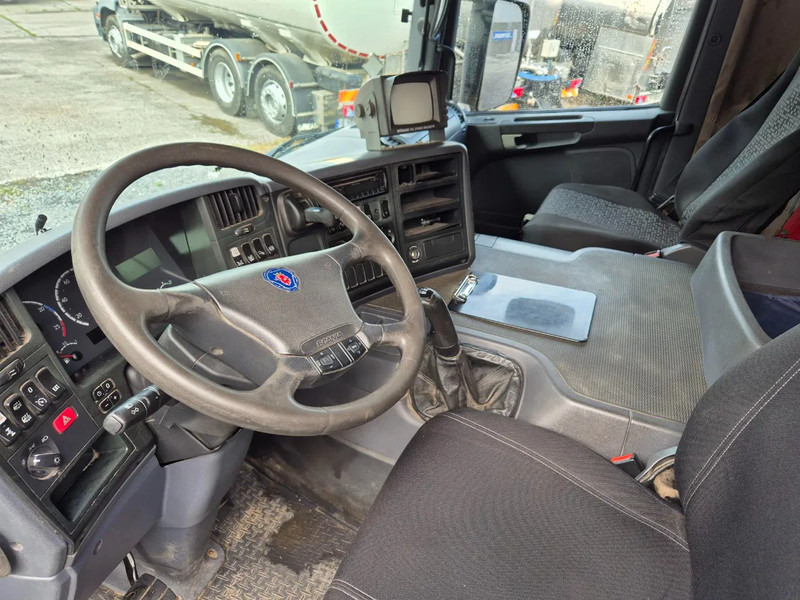 Kamion cisterna za prijevoz goriva Scania P270 FUEL / CARBURANT 14000L - 4 COMP: slika Kamion cisterna za prijevoz goriva Scania P270 FUEL / CARBURANT 14000L - 4 COMP