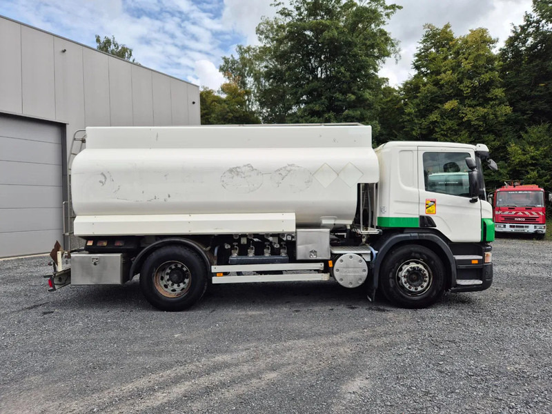 Scania P280 FUEL / CARBURANT 14000L - 5 COMP - RETARDER - Kamion cisterna: slika Scania P280 FUEL / CARBURANT 14000L - 5 COMP - RETARDER - Kamion cisterna Scania P280 FUEL / CARBURANT 14000L - 5 COMP - RETARDER - Kamion cisterna: slika Scania P280 FUEL / CARBURANT 14000L - 5 COMP - RETARDER - Kamion cisterna