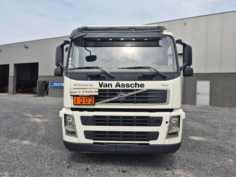 Volvo FM 400 18000L FUEL/CARBURANT - 5 COMP - ADR VALID - MANUAL - Kamion cisterna: slika Volvo FM 400 18000L FUEL/CARBURANT - 5 COMP - ADR VALID - MANUAL - Kamion cisterna Volvo FM 400 18000L FUEL/CARBURANT - 5 COMP - ADR VALID - MANUAL - Kamion cisterna: slika Volvo FM 400 18000L FUEL/CARBURANT - 5 COMP - ADR VALID - MANUAL - Kamion cisterna