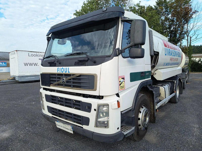 Volvo FM 440 13000L FUEL / CARBURANT - 4 COMP - Kamion cisterna: slika Volvo FM 440 13000L FUEL / CARBURANT - 4 COMP - Kamion cisterna Volvo FM 440 13000L FUEL / CARBURANT - 4 COMP - Kamion cisterna: slika Volvo FM 440 13000L FUEL / CARBURANT - 4 COMP - Kamion cisterna