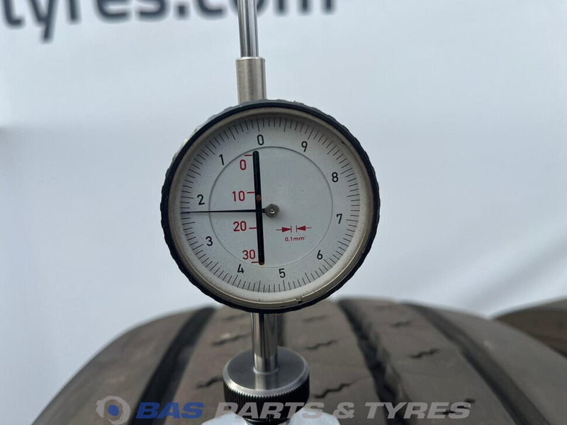 BARUM Barum 315/70R22.5 BF200 R 156/150 M+S 3PMSF gebruikte set - Guma za Kamion: slika BARUM Barum 315/70R22.5 BF200 R 156/150 M+S 3PMSF gebruikte set - Guma za Kamion BARUM Barum 315/70R22.5 BF200 R 156/150 M+S 3PMSF gebruikte set - Guma za Kamion: slika BARUM Barum 315/70R22.5 BF200 R 156/150 M+S 3PMSF gebruikte set - Guma za Kamion