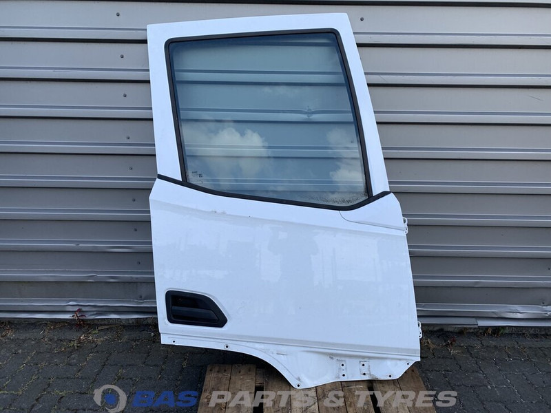 DAF XF G2 Portier Rechts DAF 2197012 - Vrata i dijelovi za Kamion: slika DAF XF G2 Portier Rechts DAF 2197012 - Vrata i dijelovi za Kamion DAF XF G2 Portier Rechts DAF 2197012 - Vrata i dijelovi za Kamion: slika DAF XF G2 Portier Rechts DAF 2197012 - Vrata i dijelovi za Kamion