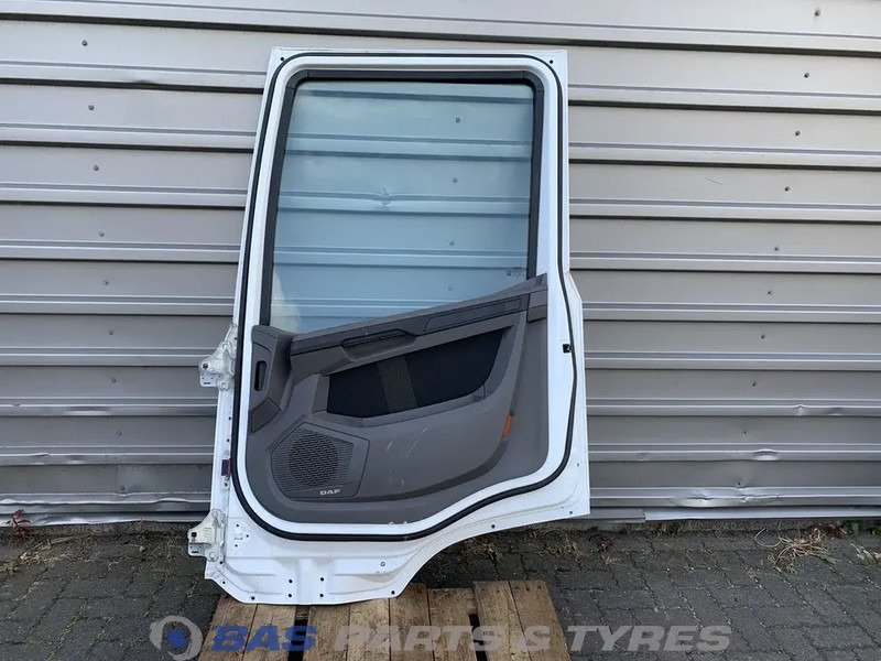 DAF XF G2 Portier Rechts DAF 2197012 - Vrata i dijelovi za Kamion: slika DAF XF G2 Portier Rechts DAF 2197012 - Vrata i dijelovi za Kamion DAF XF G2 Portier Rechts DAF 2197012 - Vrata i dijelovi za Kamion: slika DAF XF G2 Portier Rechts DAF 2197012 - Vrata i dijelovi za Kamion