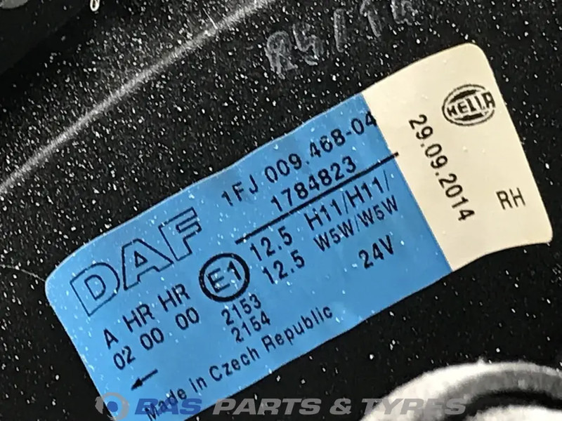 DAF XF106 Dakraam DAF 1682977 - Svjetla/ Rasvjeta za Kamion: slika DAF XF106 Dakraam DAF 1682977 - Svjetla/ Rasvjeta za Kamion DAF XF106 Dakraam DAF 1682977 - Svjetla/ Rasvjeta za Kamion: slika DAF XF106 Dakraam DAF 1682977 - Svjetla/ Rasvjeta za Kamion