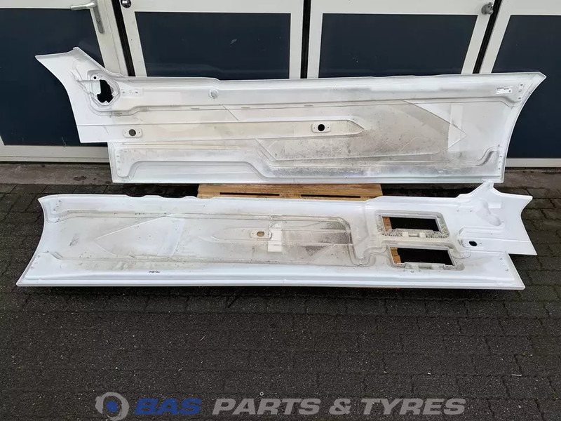 DAF XG Sideskirt Set DAF 2292740 - Karoserija i eksterijer za Kamion: slika DAF XG Sideskirt Set DAF 2292740 - Karoserija i eksterijer za Kamion DAF XG Sideskirt Set DAF 2292740 - Karoserija i eksterijer za Kamion: slika DAF XG Sideskirt Set DAF 2292740 - Karoserija i eksterijer za Kamion