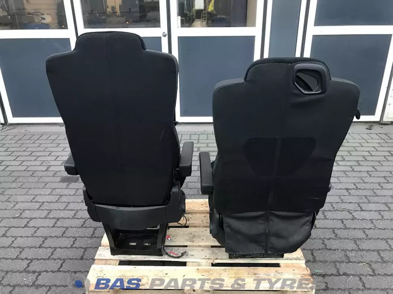 Mercedes-Benz Actros MP4 Stoelen set Mercedes A 960 910 75 01 - Sjedalo za Kamion: slika Mercedes-Benz Actros MP4 Stoelen set Mercedes A 960 910 75 01 - Sjedalo za Kamion Mercedes-Benz Actros MP4 Stoelen set Mercedes A 960 910 75 01 - Sjedalo za Kamion: slika Mercedes-Benz Actros MP4 Stoelen set Mercedes A 960 910 75 01 - Sjedalo za Kamion