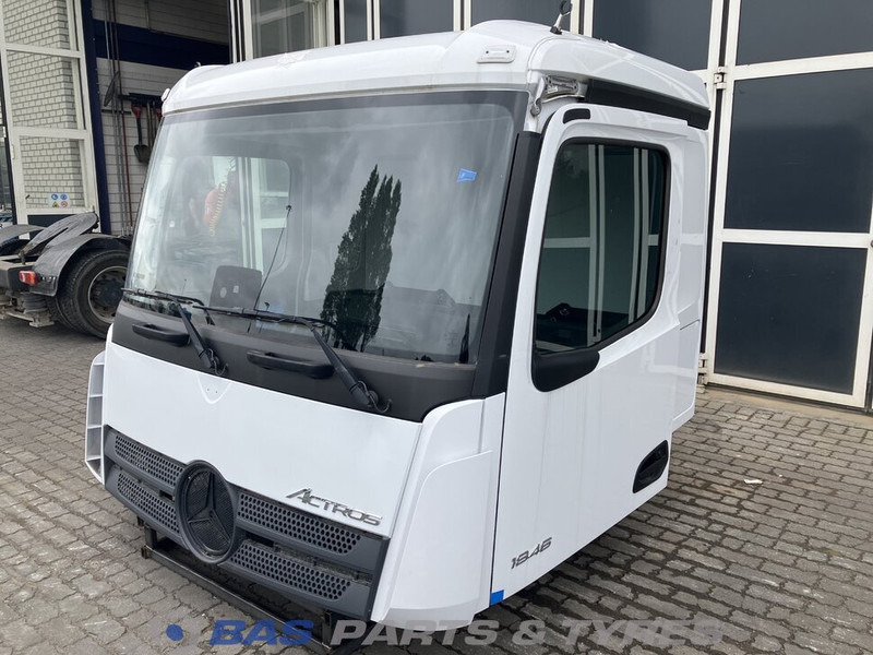 Mercedes-Benz Actros MP5 Mercedes ClassicSpace M-cab L1EH1 A 000 600 01 01 - Kabina i unutrašnjost za Kamion: slika Mercedes-Benz Actros MP5 Mercedes ClassicSpace M-cab L1EH1 A 000 600 01 01 - Kabina i unutrašnjost za Kamion Mercedes-Benz Actros MP5 Mercedes ClassicSpace M-cab L1EH1 A 000 600 01 01 - Kabina i unutrašnjost za Kamion: slika Mercedes-Benz Actros MP5 Mercedes ClassicSpace M-cab L1EH1 A 000 600 01 01 - Kabina i unutrašnjost za Kamion