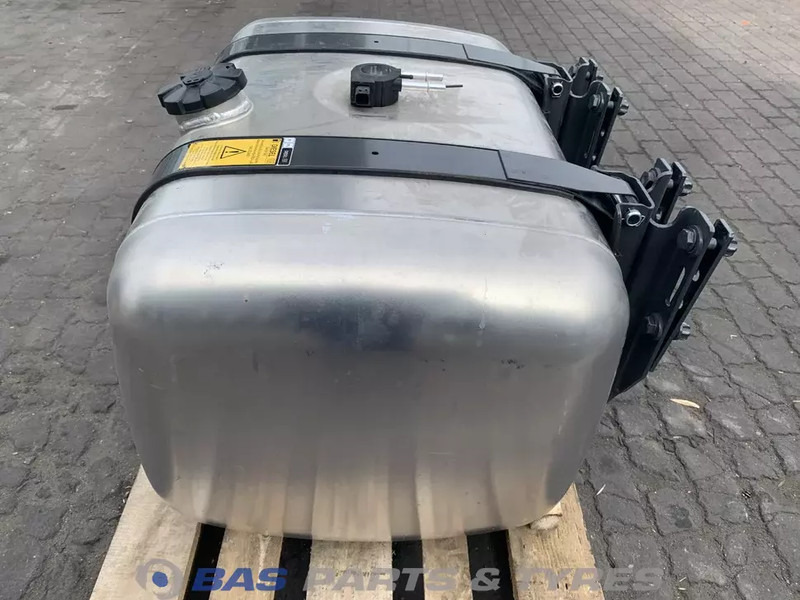 Mercedes-Benz - Spremnik goriva za Kamion: slika Mercedes-Benz - Spremnik goriva za Kamion Mercedes-Benz - Spremnik goriva za Kamion: slika Mercedes-Benz - Spremnik goriva za Kamion