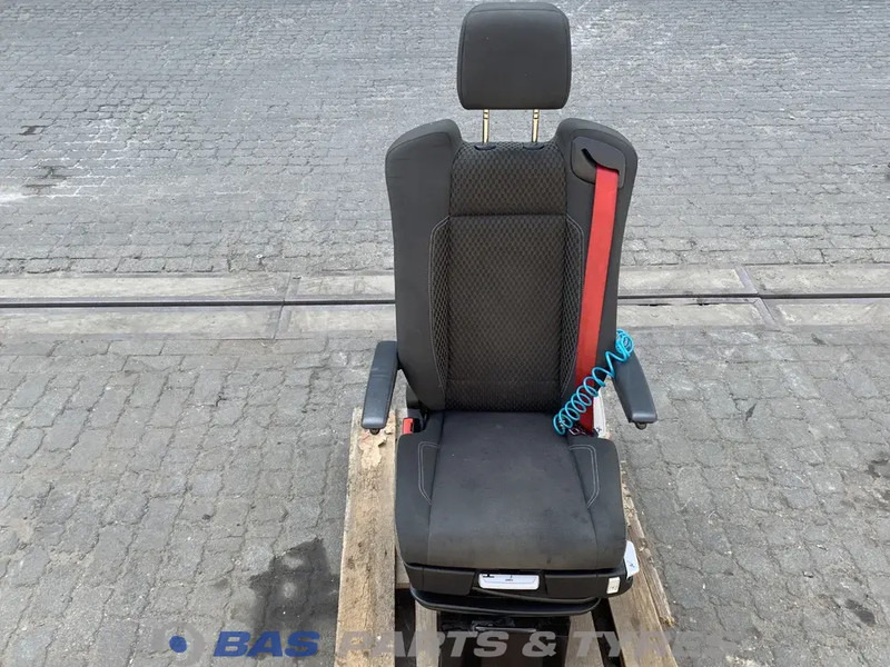 Renault T-Serie - Sjedalo za Kamion: slika Renault T-Serie - Sjedalo za Kamion Renault T-Serie - Sjedalo za Kamion: slika Renault T-Serie - Sjedalo za Kamion