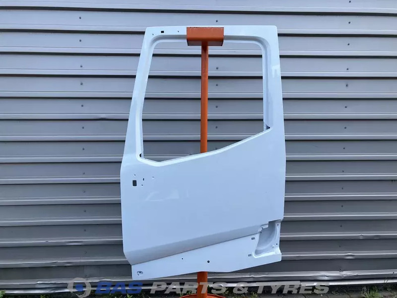 Renault T-Serie - Vrata i dijelovi za Kamion: slika Renault T-Serie - Vrata i dijelovi za Kamion Renault T-Serie - Vrata i dijelovi za Kamion: slika Renault T-Serie - Vrata i dijelovi za Kamion
