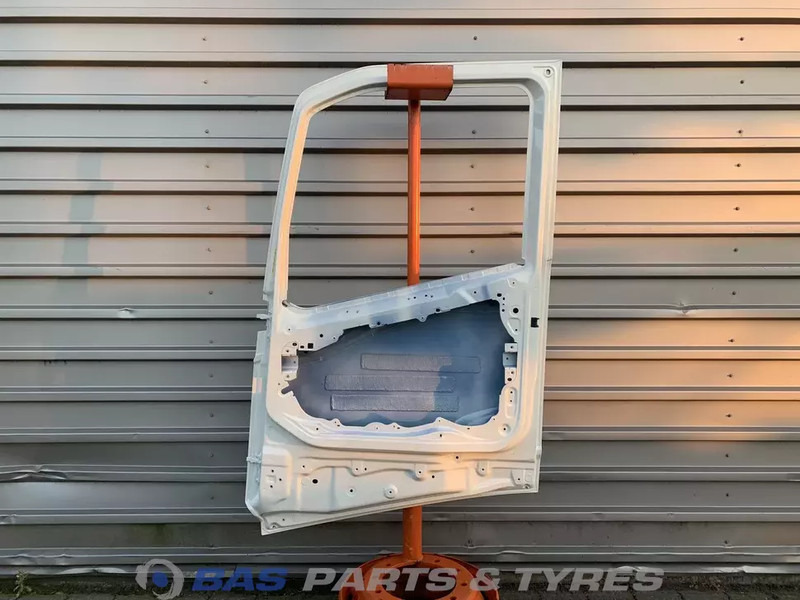 Volvo FH4 Portier Rechts Volvo 82183386 - Vrata i dijelovi za Kamion: slika Volvo FH4 Portier Rechts Volvo 82183386 - Vrata i dijelovi za Kamion Volvo FH4 Portier Rechts Volvo 82183386 - Vrata i dijelovi za Kamion: slika Volvo FH4 Portier Rechts Volvo 82183386 - Vrata i dijelovi za Kamion