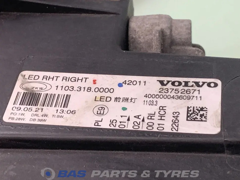 Volvo FH4B Koplamp Rechts 23752671 - Prednja svjetla za Kamion: slika Volvo FH4B Koplamp Rechts 23752671 - Prednja svjetla za Kamion Volvo FH4B Koplamp Rechts 23752671 - Prednja svjetla za Kamion: slika Volvo FH4B Koplamp Rechts 23752671 - Prednja svjetla za Kamion