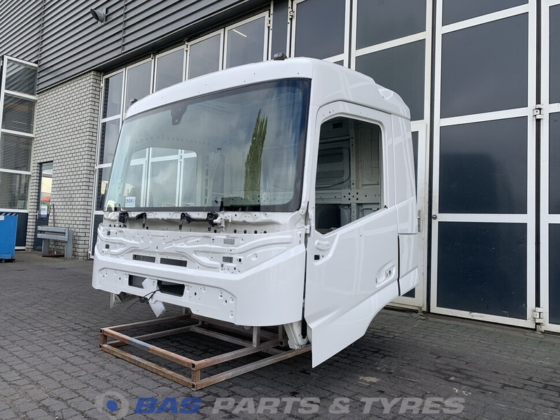 Volvo FM5 Volvo Day Cab L1H1 84234868 - Kabina i unutrašnjost za Kamion: slika Volvo FM5 Volvo Day Cab L1H1 84234868 - Kabina i unutrašnjost za Kamion Volvo FM5 Volvo Day Cab L1H1 84234868 - Kabina i unutrašnjost za Kamion: slika Volvo FM5 Volvo Day Cab L1H1 84234868 - Kabina i unutrašnjost za Kamion