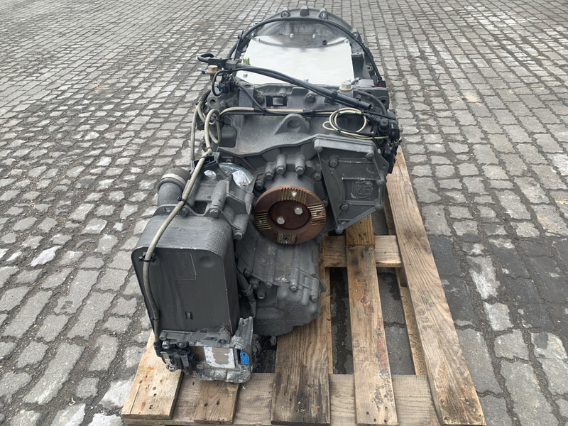 ZF XF106 - Mjenjač za Kamion: slika ZF XF106 - Mjenjač za Kamion ZF XF106 - Mjenjač za Kamion: slika ZF XF106 - Mjenjač za Kamion