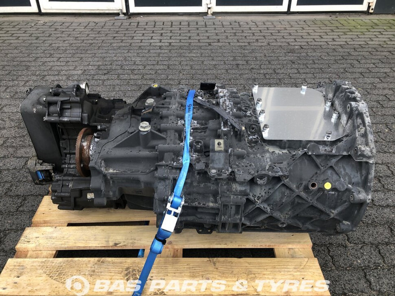 ZF XF106 - Mjenjač za Kamion: slika ZF XF106 - Mjenjač za Kamion ZF XF106 - Mjenjač za Kamion: slika ZF XF106 - Mjenjač za Kamion