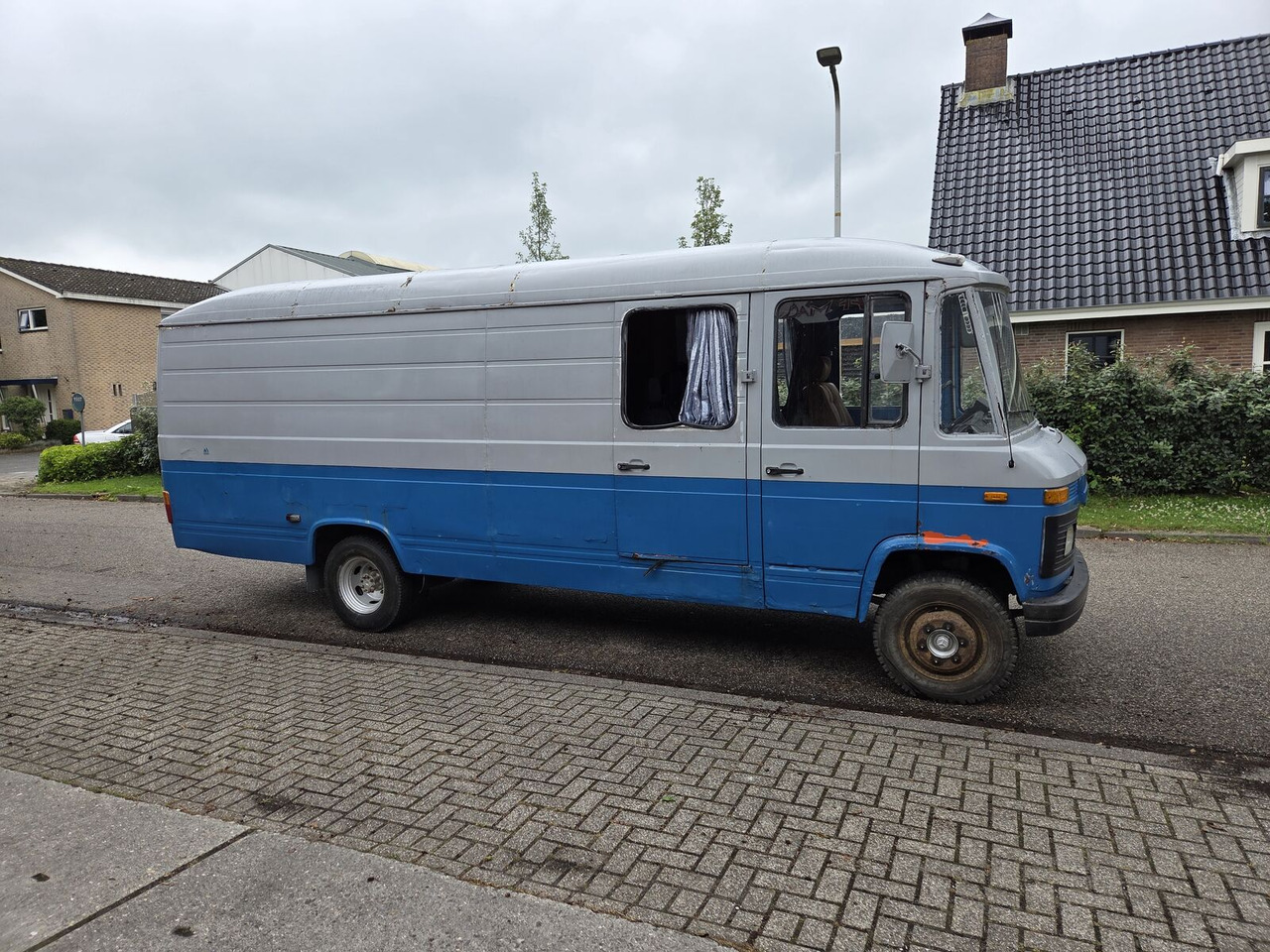Mercedes-Benz L 608 D kampeerauto - Integrirani kamper: slika Mercedes-Benz L 608 D kampeerauto - Integrirani kamper Mercedes-Benz L 608 D kampeerauto - Integrirani kamper: slika Mercedes-Benz L 608 D kampeerauto - Integrirani kamper