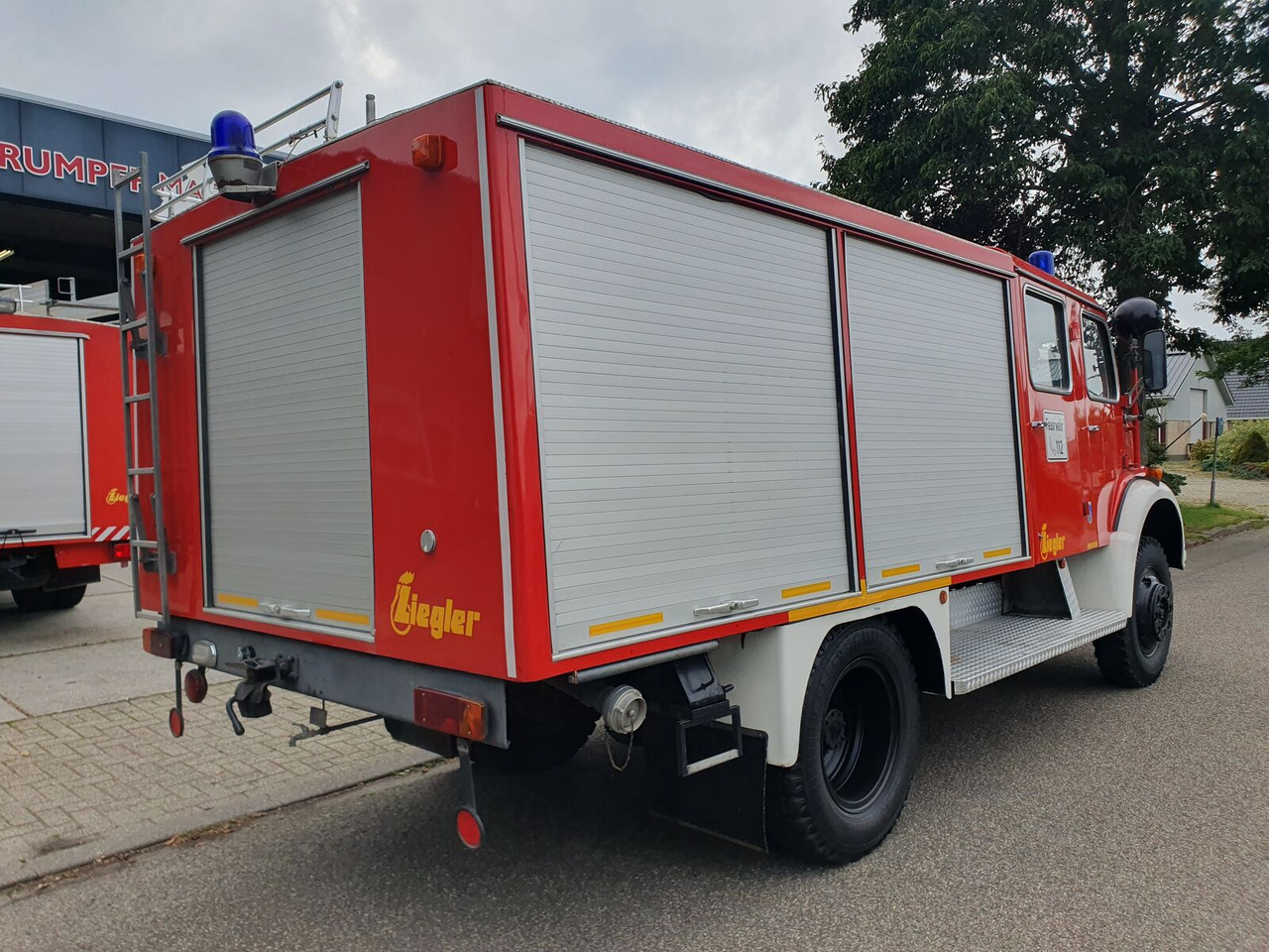 Vatrogasno vozilo Mercedes-Benz Mercedes LAF 1113 B 4WD | 6-cilinder Turbo (Overland Camper) brandweerwagen: slika Vatrogasno vozilo Mercedes-Benz Mercedes LAF 1113 B 4WD | 6-cilinder Turbo (Overland Camper) brandweerwagen